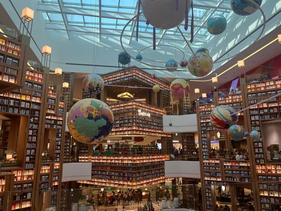 Seoul : Suwon Hwaseong Fortress+Starfield Library+Waujeongsa - Pace, Comfort, and the Walking Reality