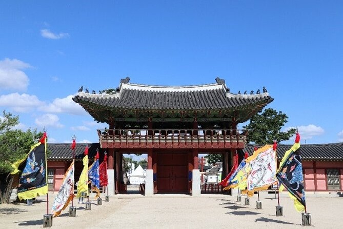 Seoul: Suwon Hwaseong & Waujeongsa & Starfield Heritage Tour - Walking Hwaseong Fortress: UNESCO walls, palace stories, and big views