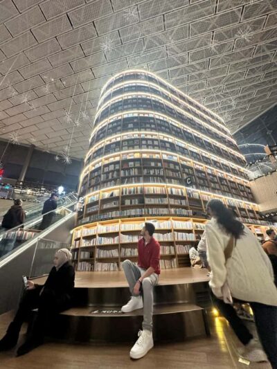 Seoul: Temple & Starfield COEX Mall Gourmet Tour in Gangnam - Meeting at Bongeunsa Station: easy start, one main plan