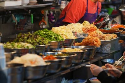 Seoul Vegan & Vegetarian Gwangjang Market Food Tour (11 Tastings) - The Snacks You’ll Taste: Mandu, Tteokbokki, Pancakes, and a Soju Shot