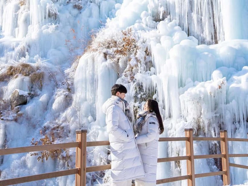 Seoul: Vivaldi Park Winter Ski with Eobi Ice Valley Day Tour - Why this 13-hour Seoul winter day works: Eobi Ice Valley + Vivaldi Park