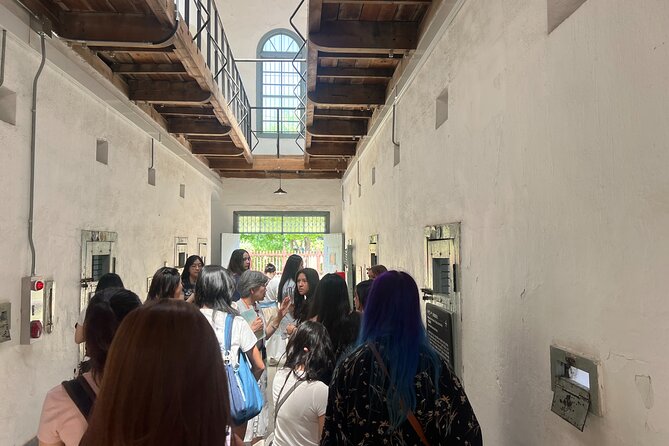Seoul’s Hidden Dark History Guided Tour of Seodaemun Prison - Dongnimmun Gate: A Context Stop That Actually Matters