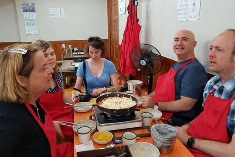 Small-Group Night Food Tour in Seoul with Korean BBQ - Ikseondong Hanok Village: Tea, Dessert, and a Slower Rhythm