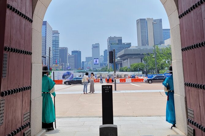 (Small Group) Palace & Seoul Old Town Highlights - Stop 3: Gwanghwamun Square in front of the palace zone