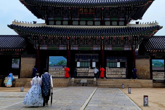 (Small Group) Palace & Seoul Old Town Highlights - Stop 5: Bukchon Hanok Village and the hanok alley feel