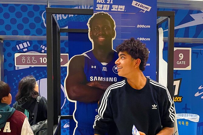 Sports Match in Seoul with Guided K-Food Experience - Jamsil Sports Complex: Where the Cheers Do the Talking
