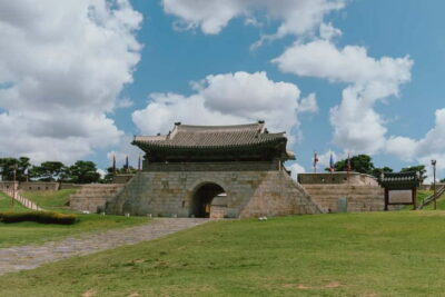 Suwon Hwaseong, Gwangmyeong Cave, & Starfield Library Trip - UNESCO Hwaseong Fortress Walls: Views and Late Joseon Drama