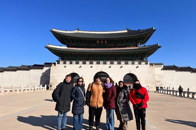 Time Travel in Seoul: Gyeongbokgung Palace, Folk Museum & Bukchon - Your Guide Mina: Friendly English and Real-World Korea Tips