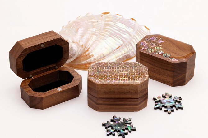 Traditional Korean Mother-of-Pearl Craft Workshop - Choosing shapes and letters: your design freedom is real